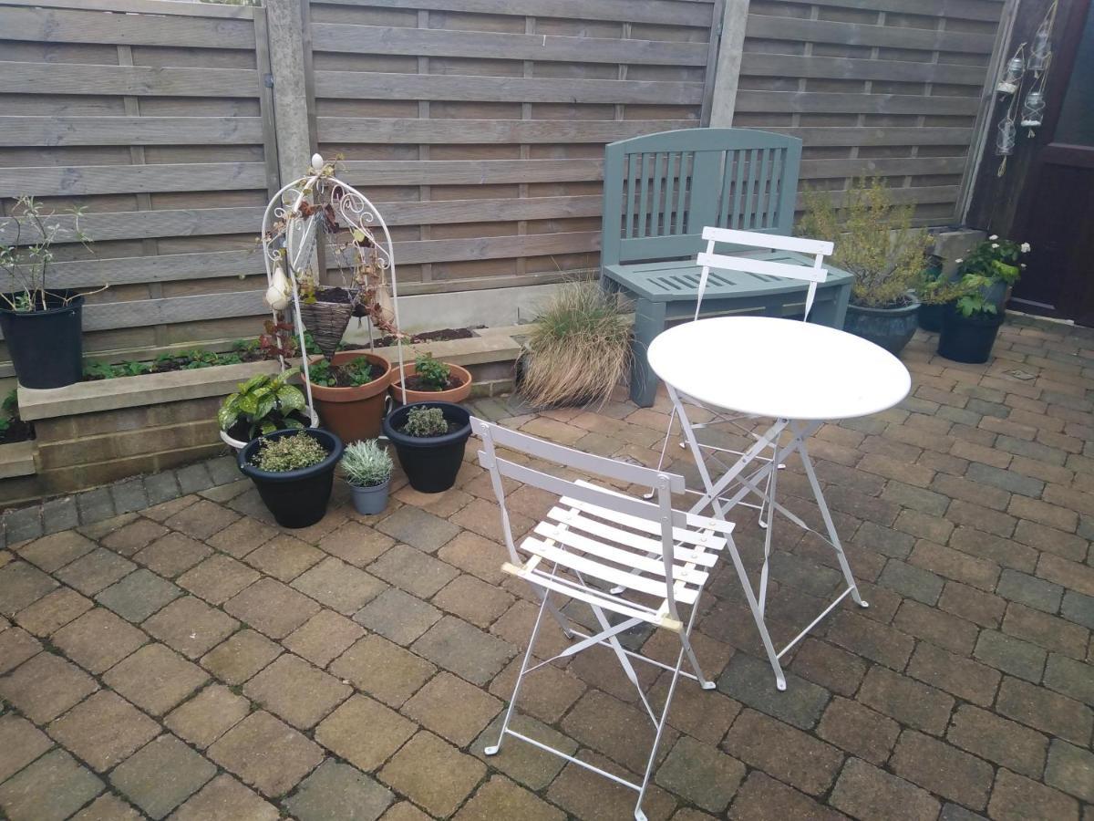 Cosy Annex Close To Leeds Airport Guiseley Exterior foto